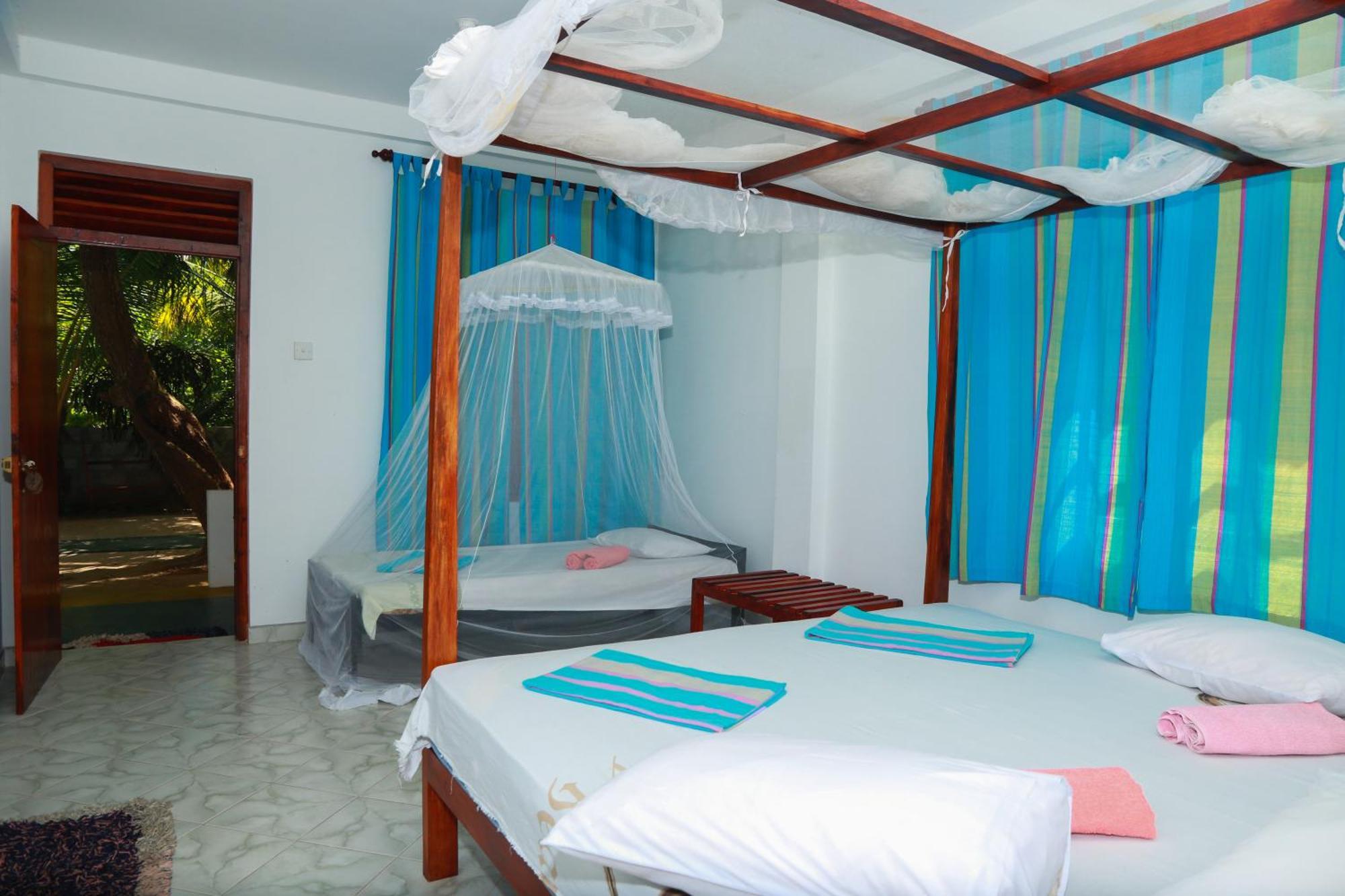Bed and Breakfast Panorama Rock Cafe à Tangalle Extérieur photo