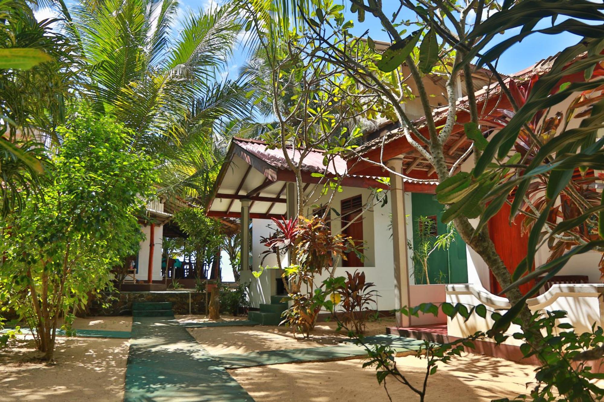 Bed and Breakfast Panorama Rock Cafe à Tangalle Extérieur photo