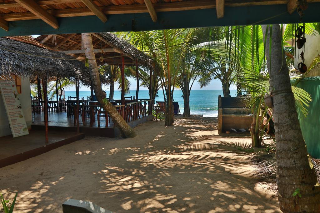 Bed and Breakfast Panorama Rock Cafe à Tangalle Extérieur photo