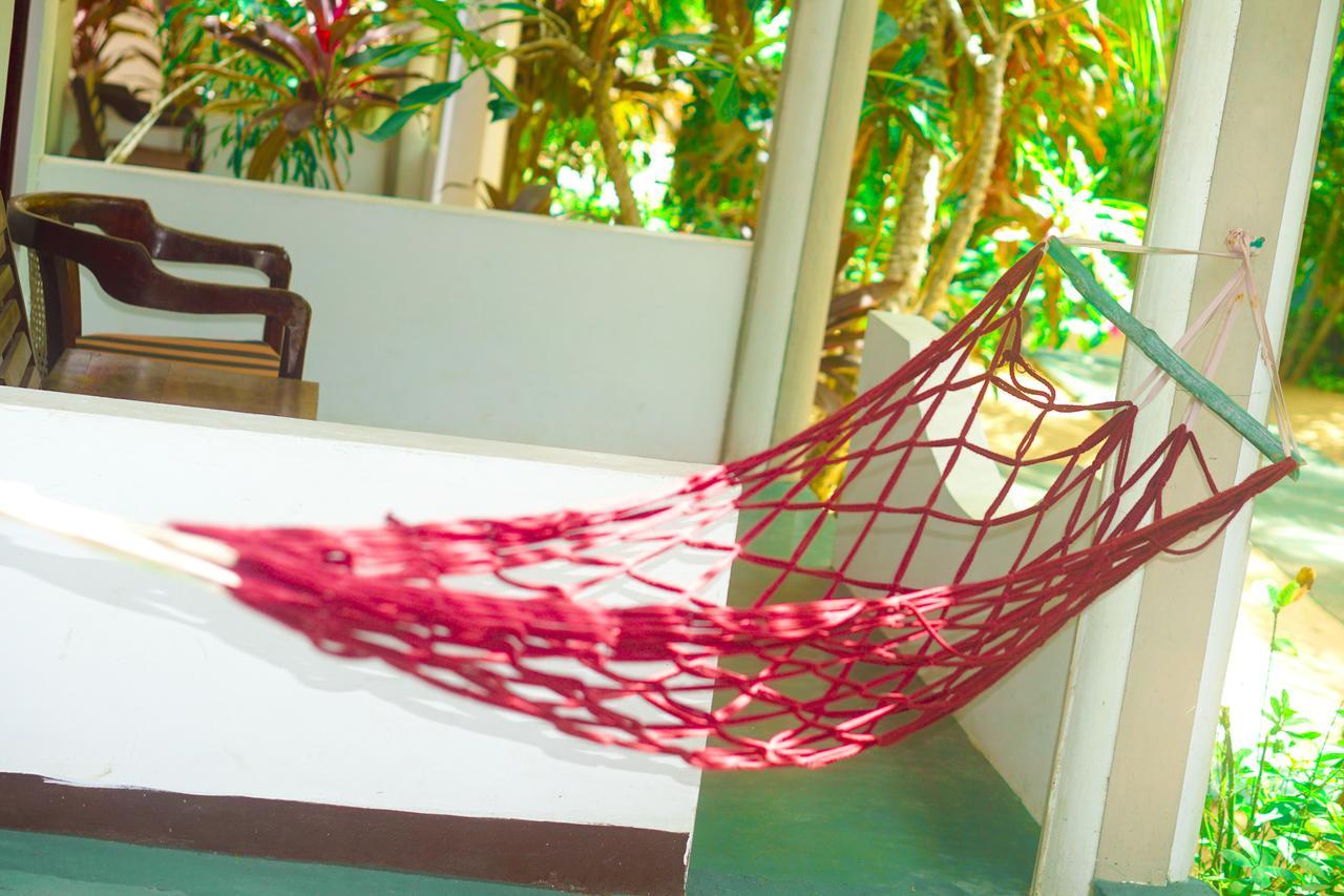 Bed and Breakfast Panorama Rock Cafe à Tangalle Extérieur photo