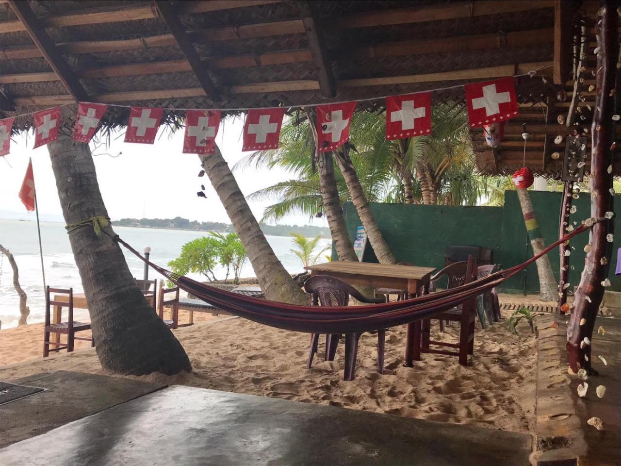 Bed and Breakfast Panorama Rock Cafe à Tangalle Extérieur photo