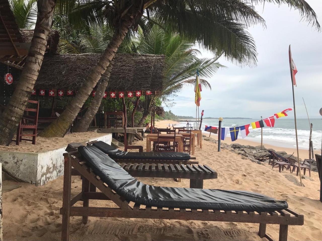 Bed and Breakfast Panorama Rock Cafe à Tangalle Extérieur photo